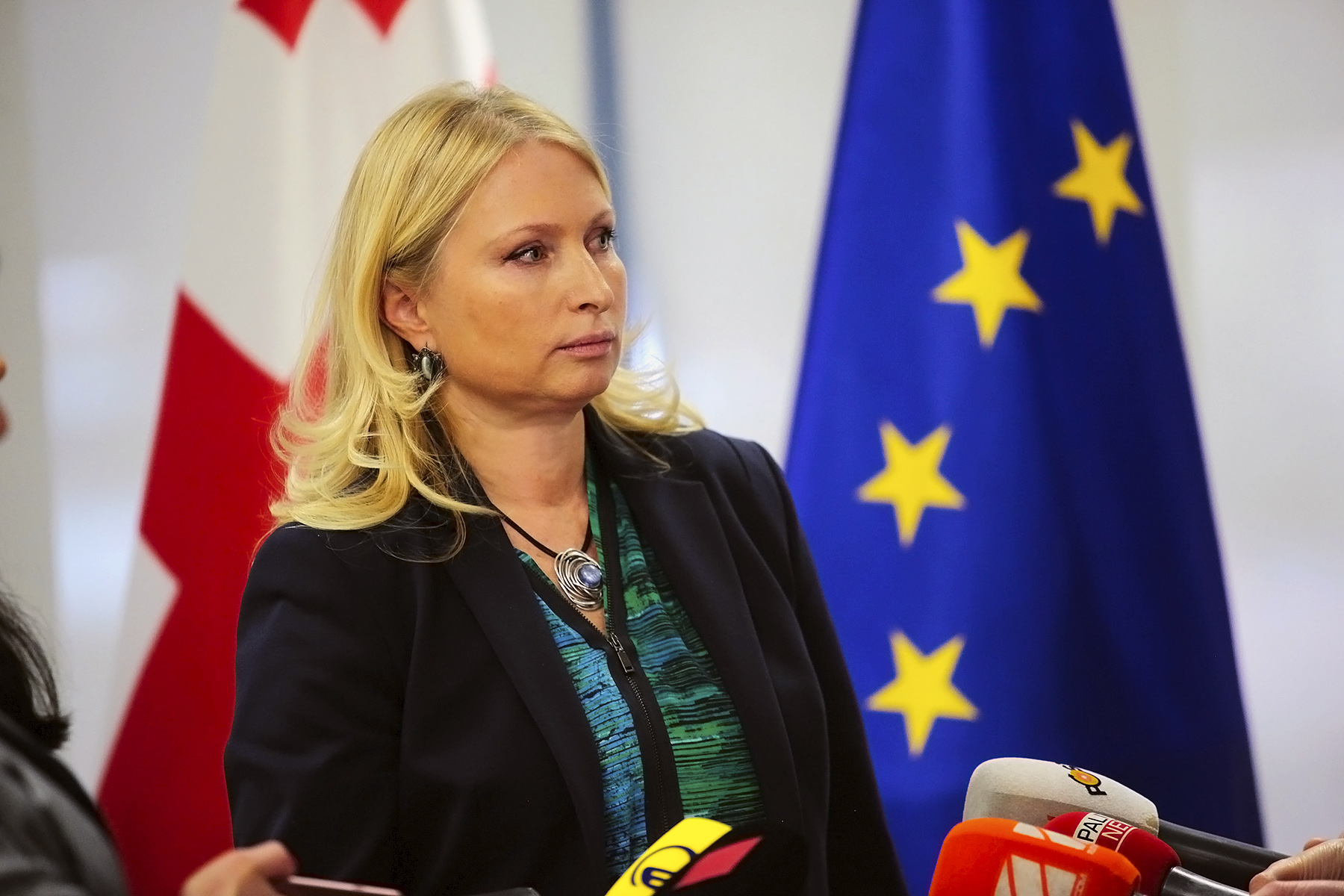 Натия турнава. Салаватский район природа юрюзань. Министр экономики натиа турнава в. Министр экономики грузии натия турнава. Министр экономики грузии.